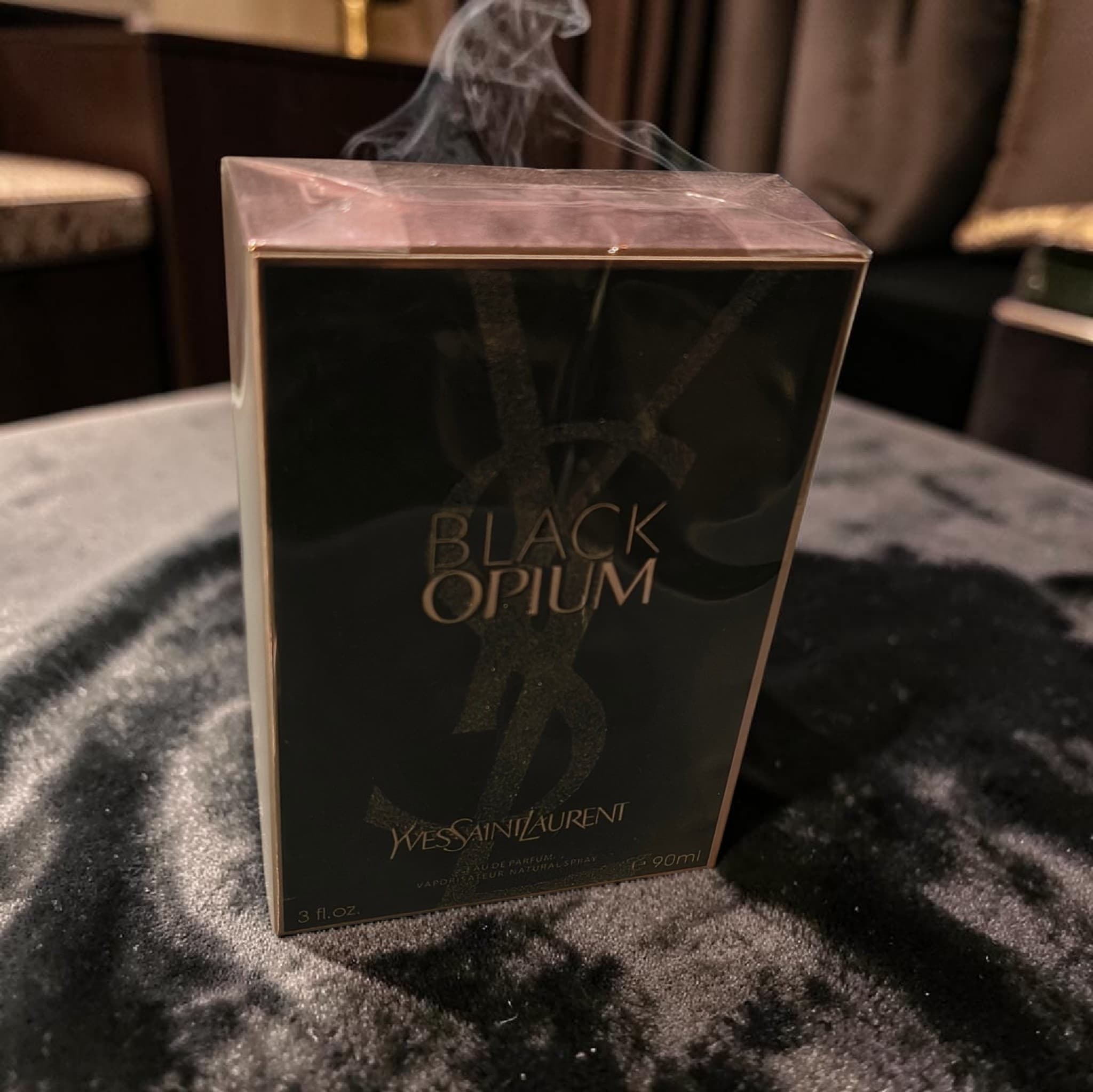 ☕ Yves Saint Laurent - Black Opium Parfum (90 ml - Neuf Scellé)